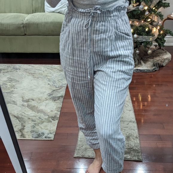 Paper Bag American Eagle pants (S) - Picture 4 of 4